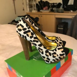 Charles David shoes - size 11 - Brand New